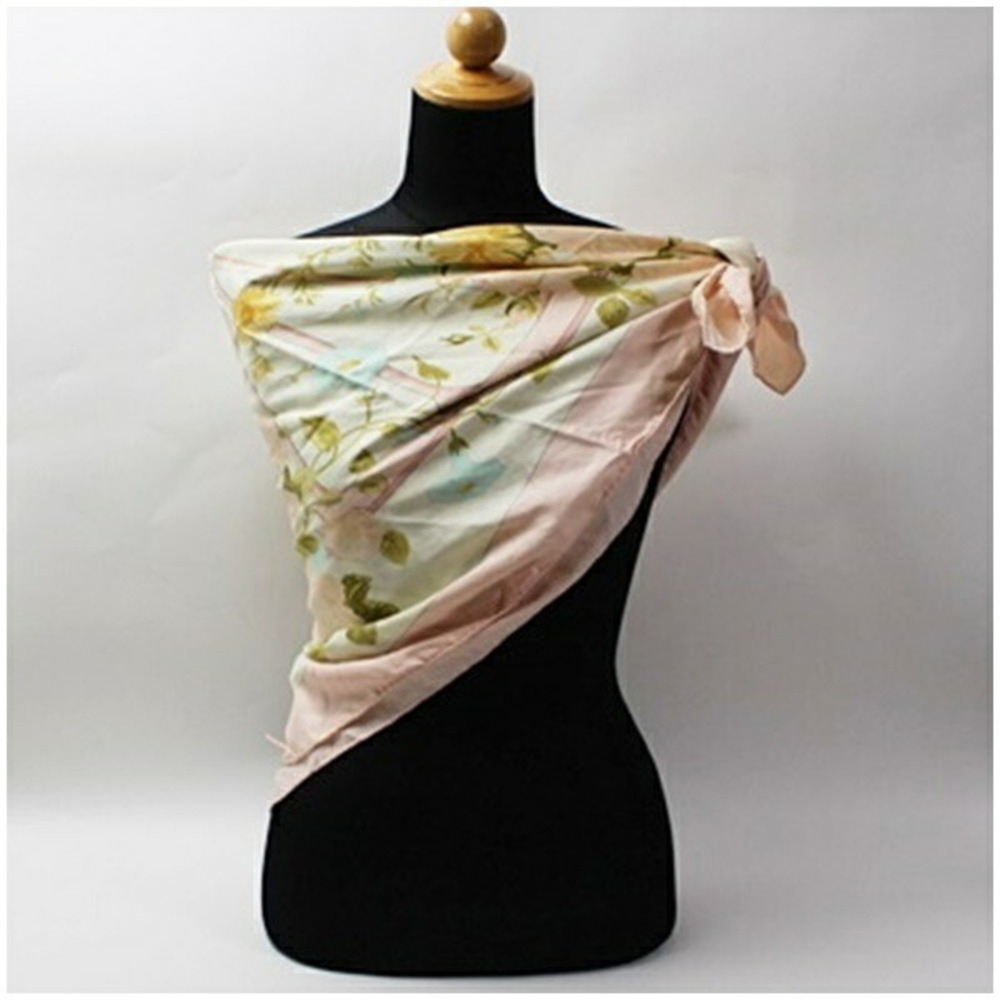 Hermes scarf/muffler, Carre 90, Romantic, for women. - Picture 3 of 8